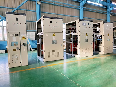 High voltage capacitor power bank